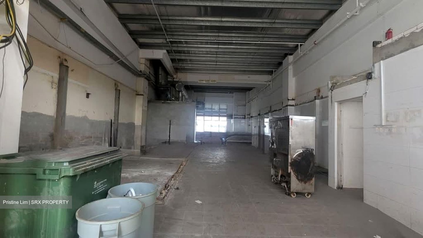 Enterprise One (D14), Factory #556631781